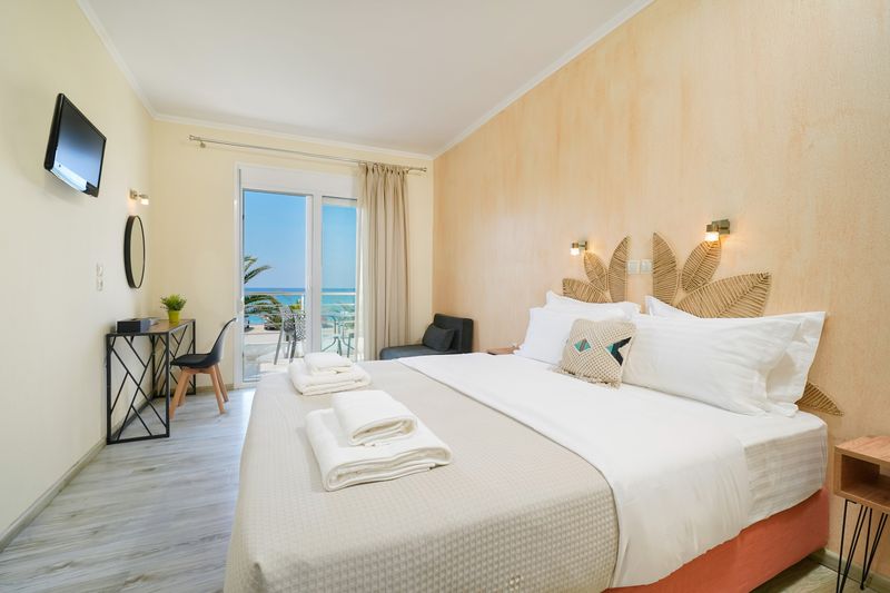 First floor triple studio bedroom with sea view balcony